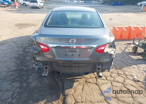 2016 Nissan Altima 2.5/2.5 S/2.5 Sl/2.5 Sr/2.5 Sv z USA, uszkodzony, nr VIN 1N4AL3AP5GN338943